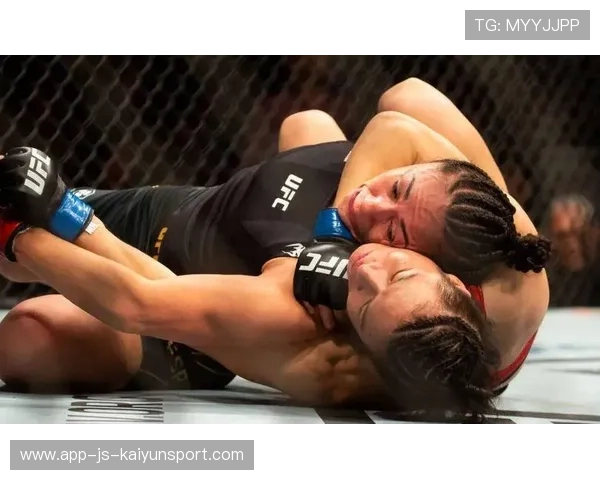 UFC拳手重击后直接跨坐对方的终极战术揭秘