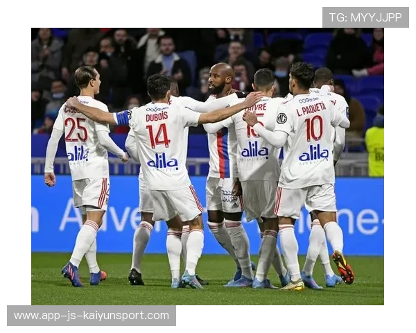 法甲战术多样化,精彩传球成主旋律,比赛引爆热情,足球法甲 法甲战术多样化,精彩传球成主旋律,比赛引爆热情,足球法甲